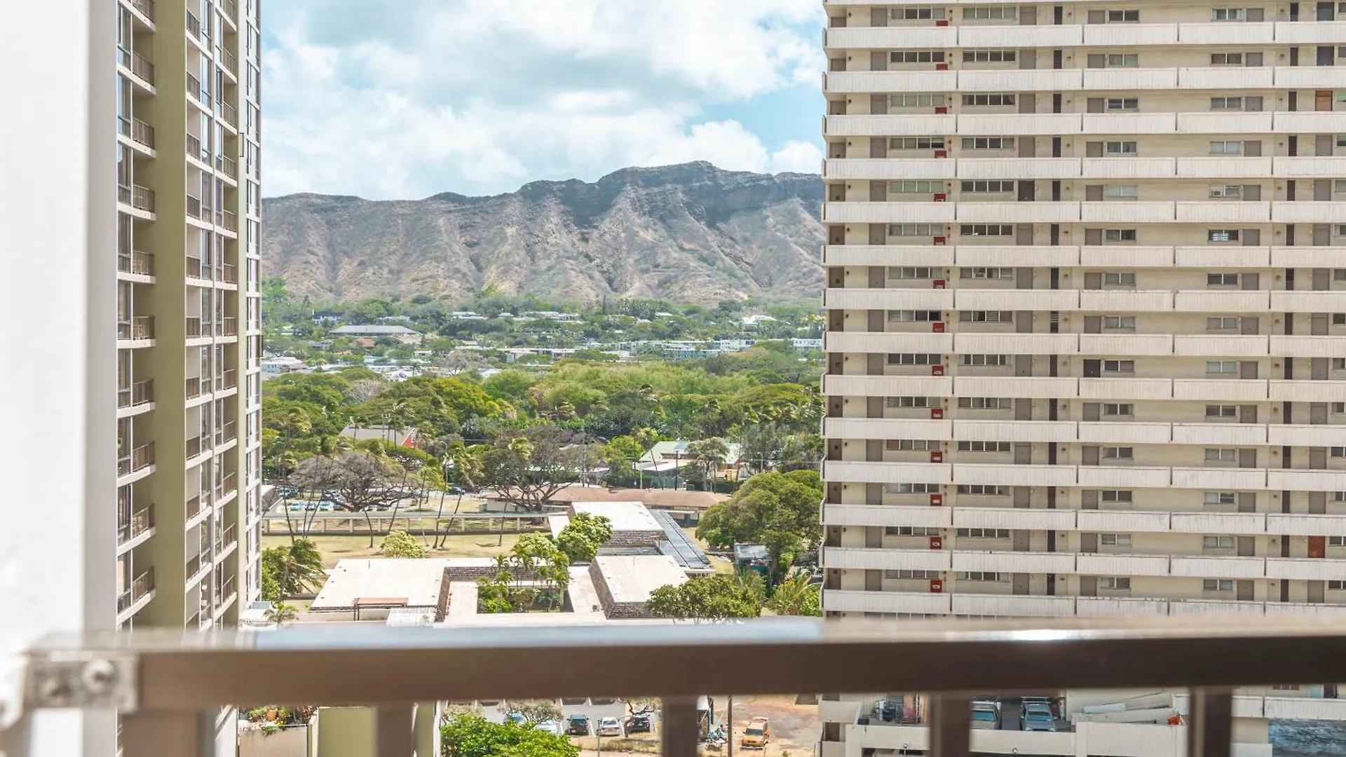 Diamond Head View Condo, Steps To Beach & Free Parking! Honolulu 0*,  United States