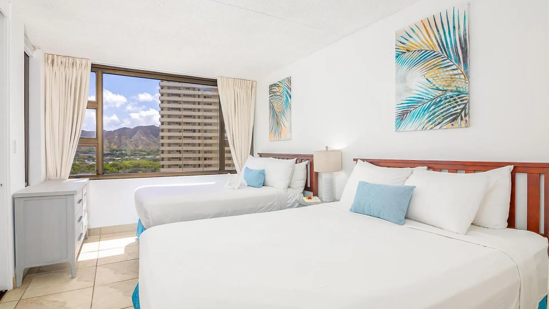 Diamond Head View Condo, Steps To Beach & Free Parking! Honolulu Apartment