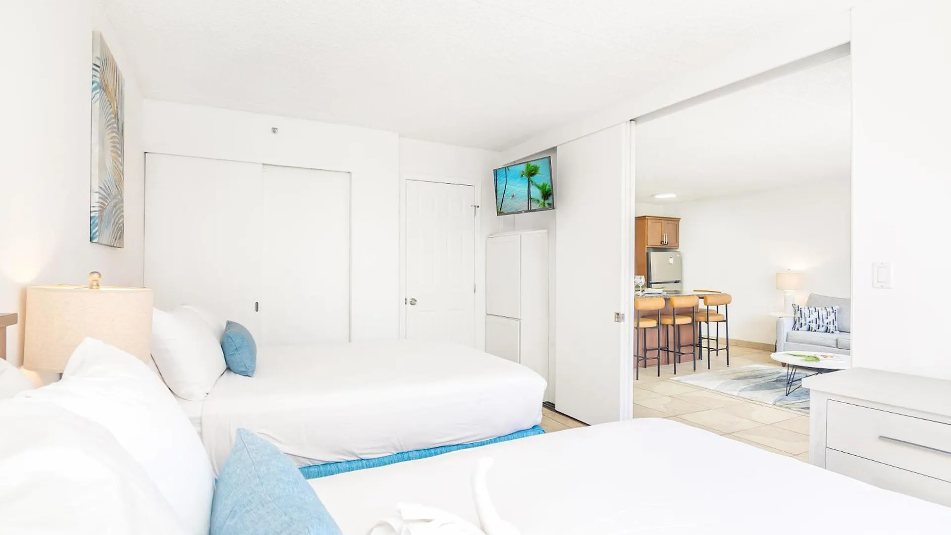 Diamond Head View Condo, Steps To Beach & Free Parking! Honolulu Apartment