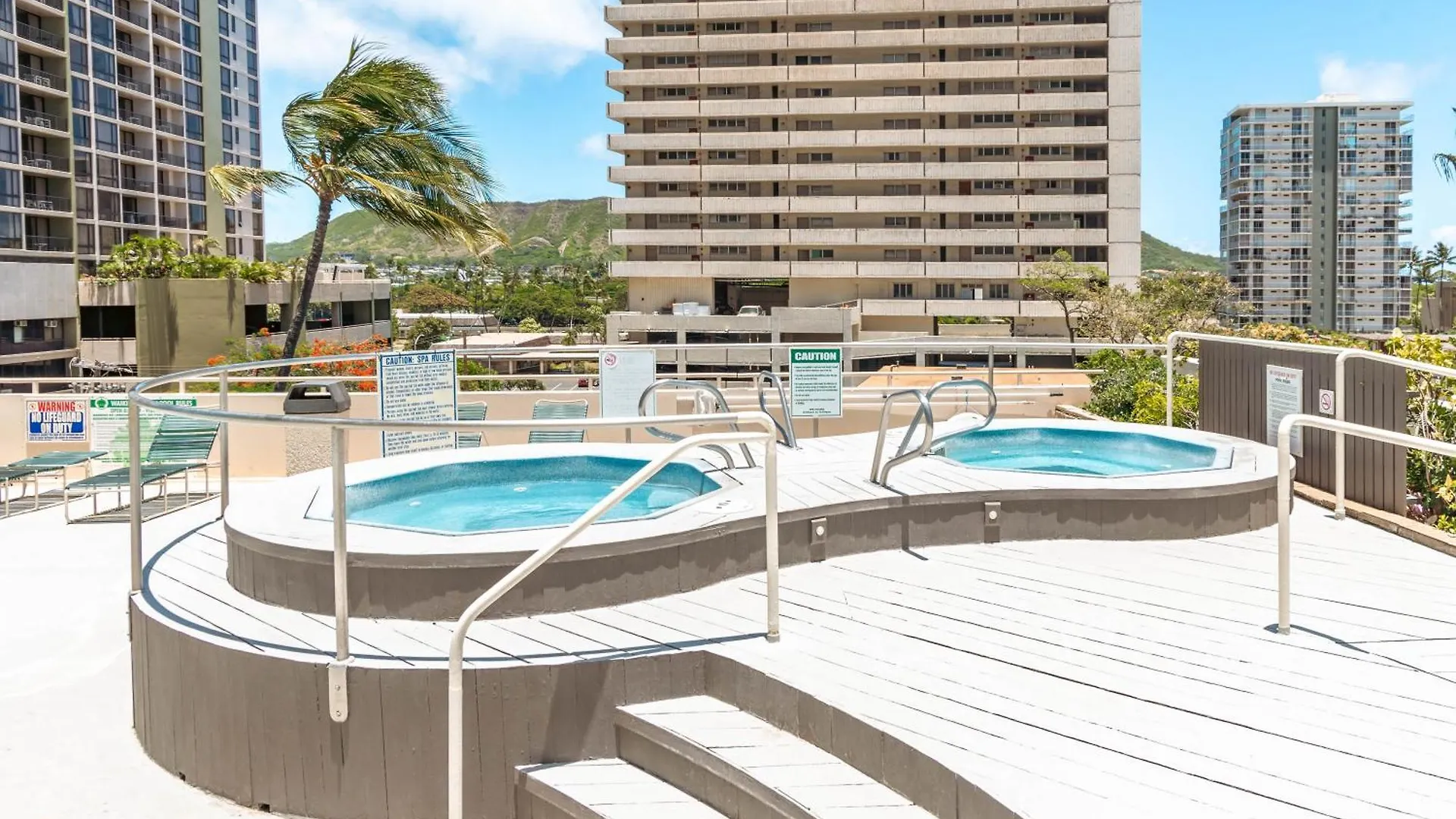 Diamond Head View Condo, Steps To Beach & Free Parking! Honolulu Apartment